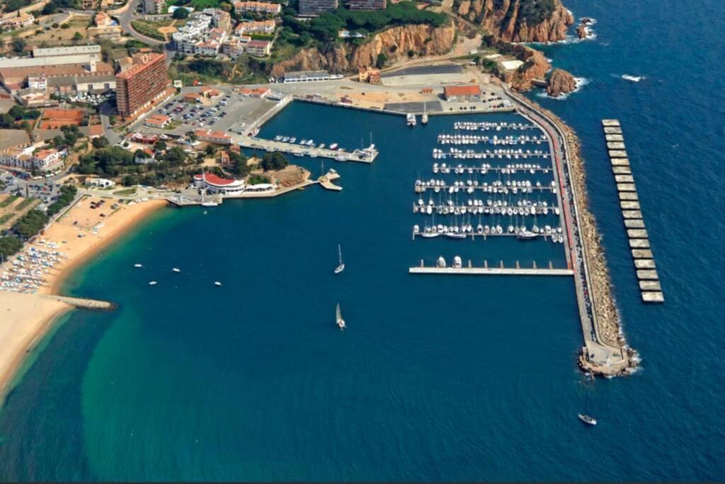 Nuevo Apartamento Moderno Elisa - A 80 Metros De La Playa Para 5 Personas Sant Feliu de Guíxols Luaran gambar