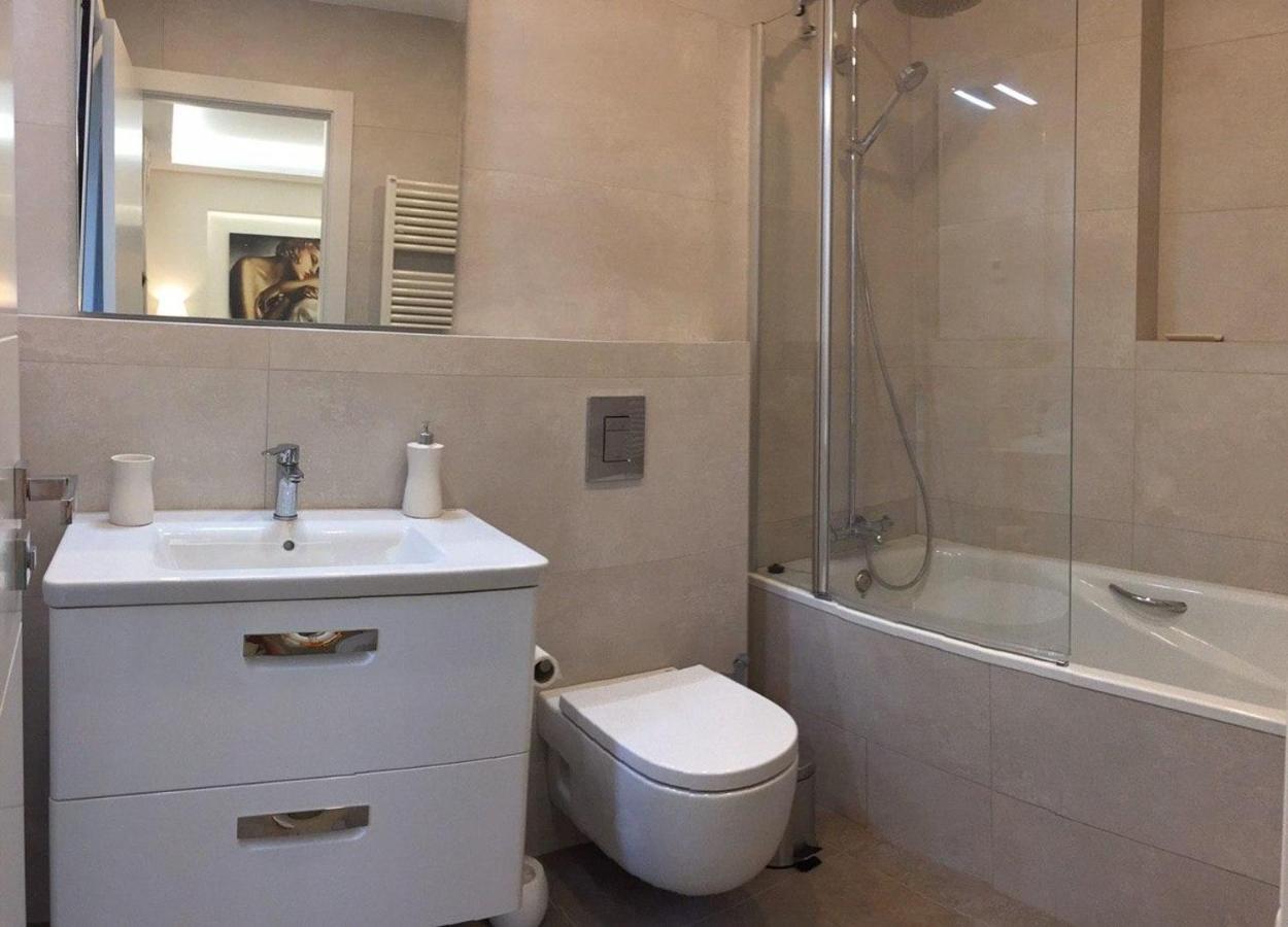 Nuevo Apartamento Moderno Elisa - A 80 Metros De La Playa Para 5 Personas Sant Feliu de Guíxols Luaran gambar
